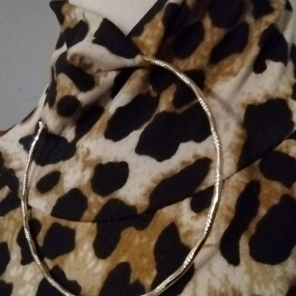 Soda pop 3-in across diameter gold tone high quality earrings 🏀 hoop lol